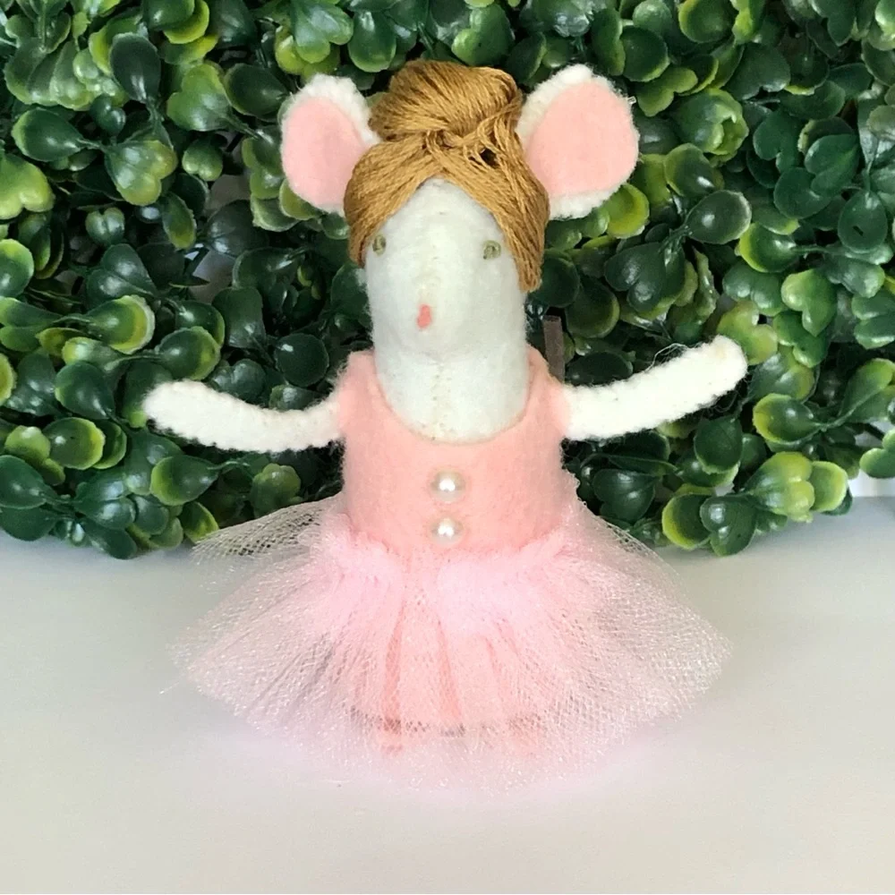 Ballerina Felt Mouse Art Doll Hand-sewn pink tutu hair bun Ballet handmade NWT
